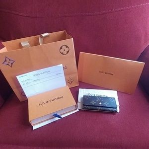 Authentic Louis Vuitton 4 Key holder